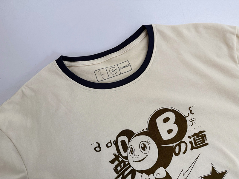 最高品質のコットン製襟と袖口の切り替えが施されたベージュのカ - Cactus Jack Tee のレビューと価格